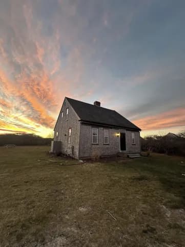 rental property in 11 Wood Hollow Road