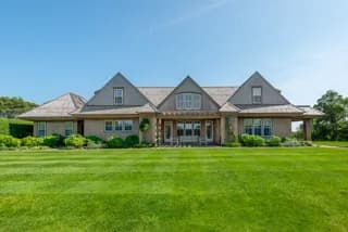 rental property in 21 North Pasture Lane
