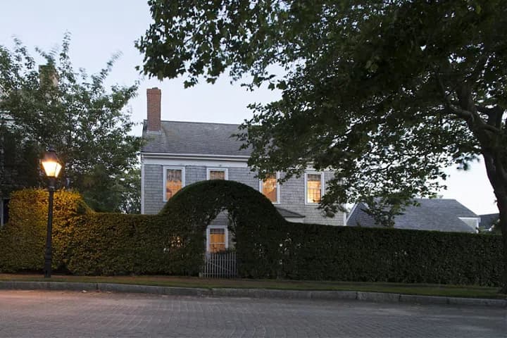 rental property in 36 Woodbury Lane