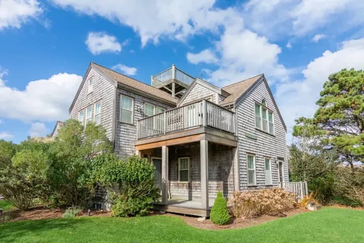 rental property in 13 Long Pond Drive