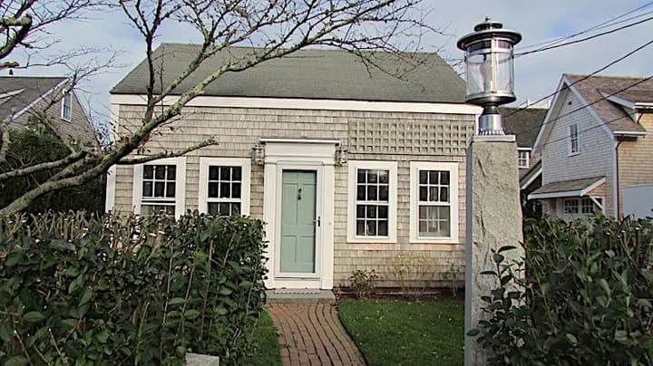 rental property in 1 Mackay Way