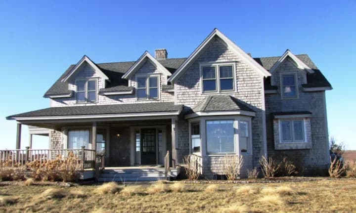 rental property in 39 West Miacomet Road