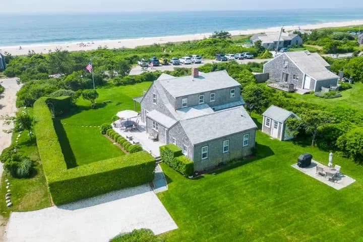 rental property in 46 Nonantum Avenue - House