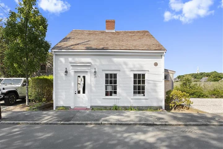 rental property in 27 North Liberty Street