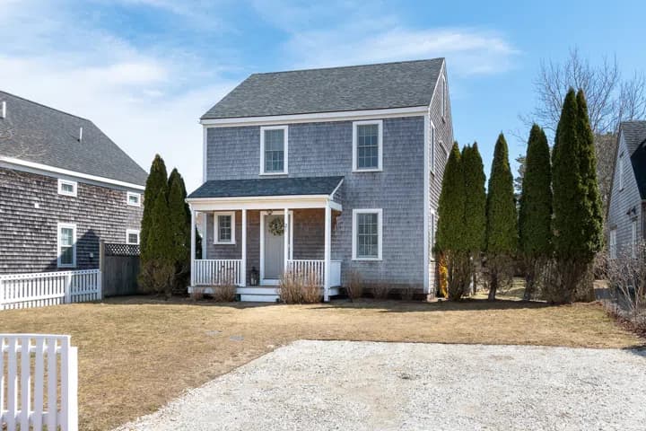 rental property in 21 Goldfinch Drive
