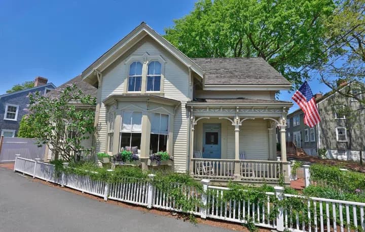rental property in 51 Fair Street