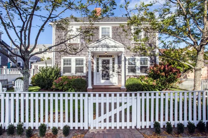 rental property in 7 North Beach Street