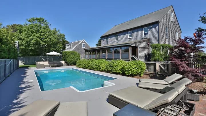 rental property in 28 Equator Drive