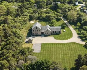 rental property in 12 Longwood Drive