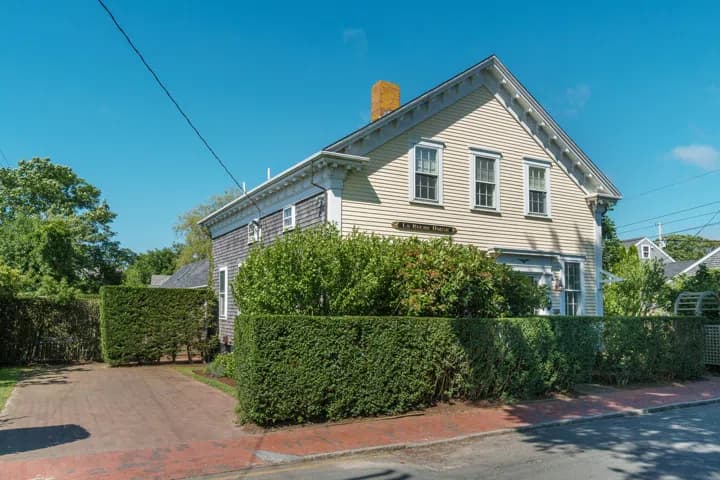 rental property in 109 Orange Street
