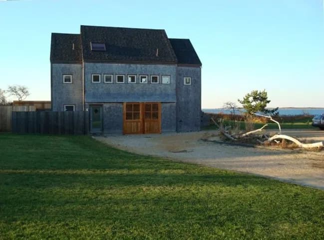rental property in 14 1/2 Fargo Way