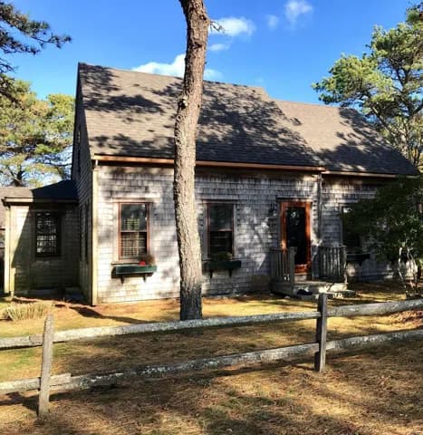 rental property in 14 The Grove (House)