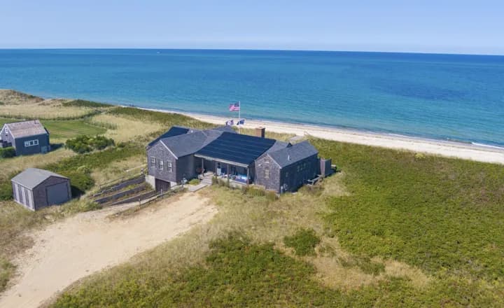 rental property in 85 Eel Point Road