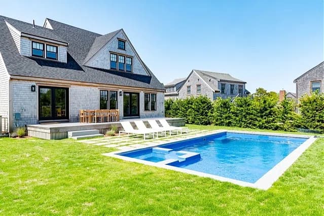 rental property in 10 Gray Avenue