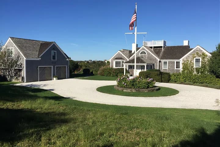 rental property in 11 Washing Pond Road