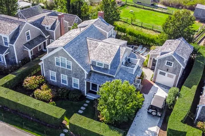 rental property in 5 Aurora Way