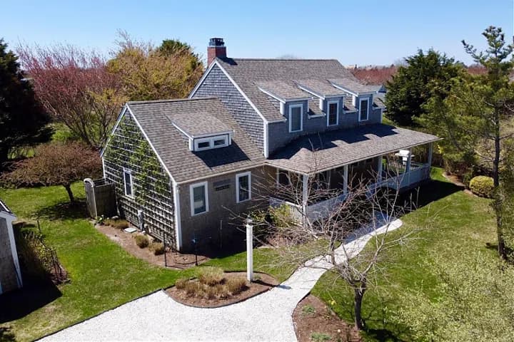 rental property in 16 Sconset Avenue