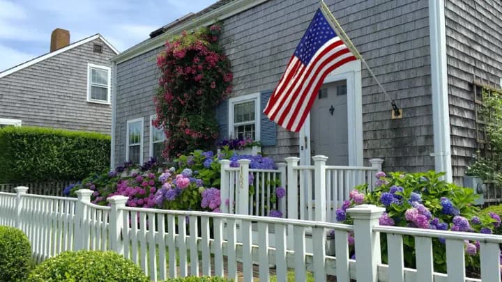 rental property in 162 Main Street