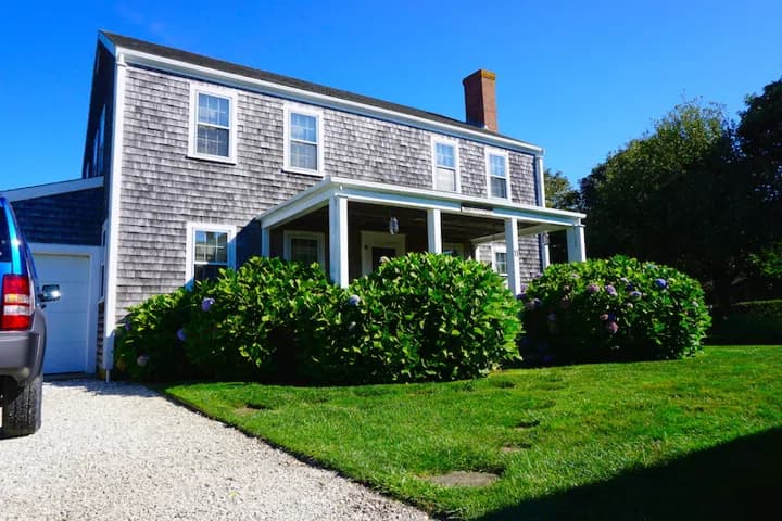rental property in 11 Everett Lane