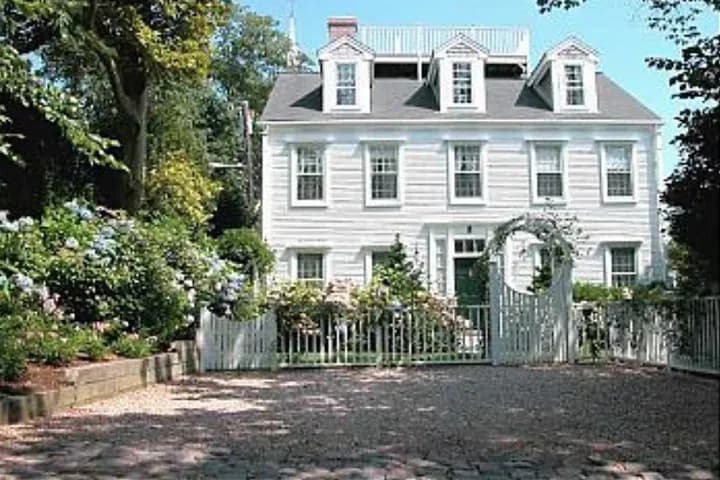 rental property in 1 Academy Lane