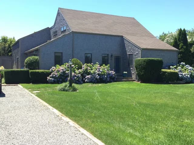 rental property in 9 Nobska Way