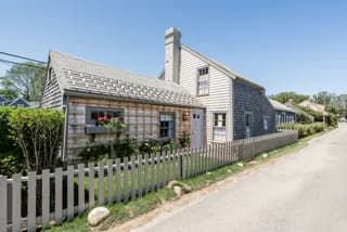 rental property in 10 Center Street
