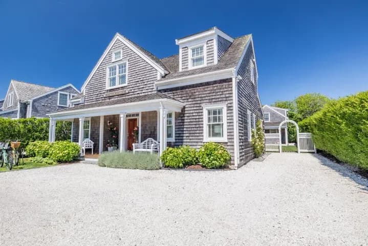 rental property in 8 Aurora Way