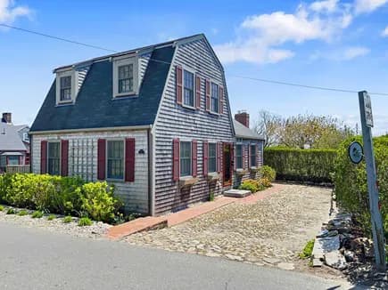 rental property in 44 York Street