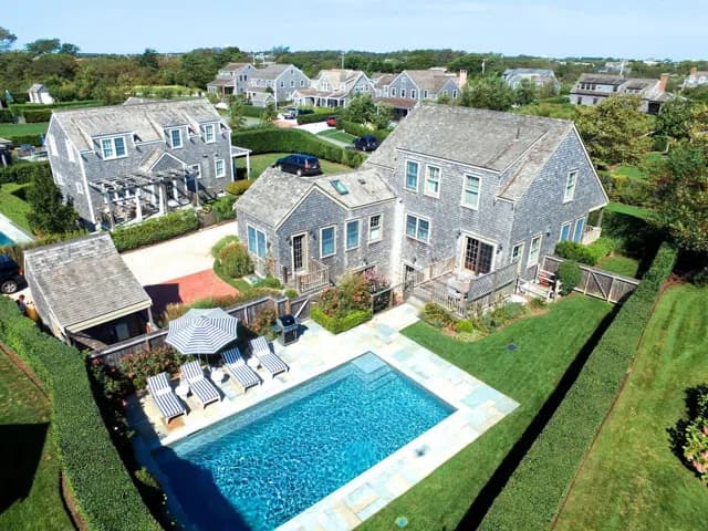 rental property in 45A Vestal Street