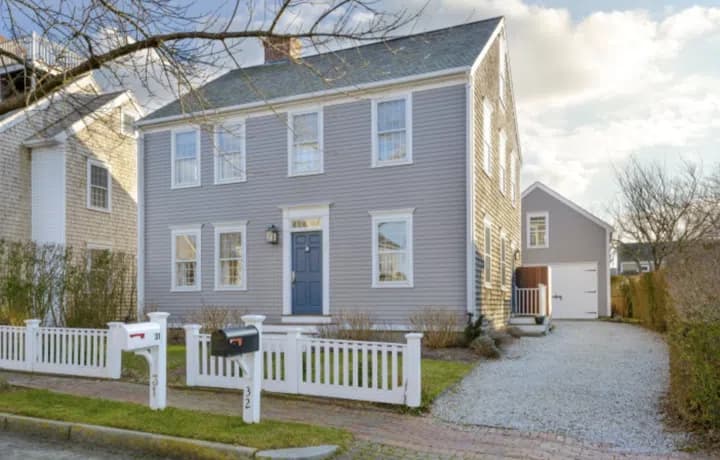 rental property in 32 Woodbury Lane