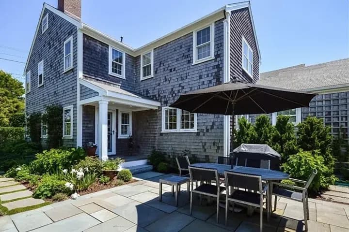 rental property in 16 New Lane