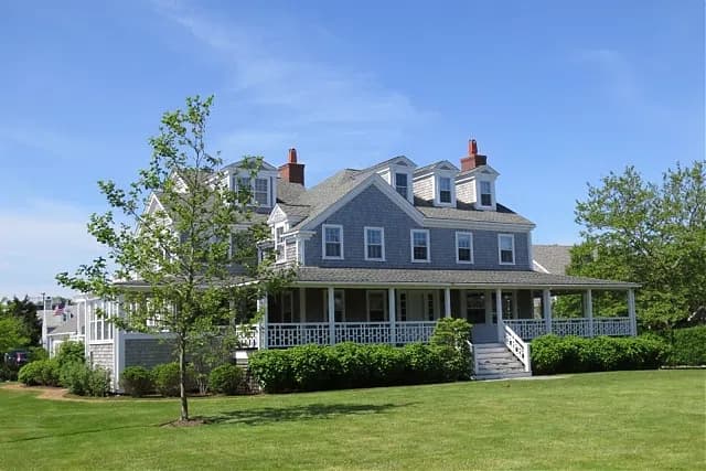 rental property in 70 Hulbert Avenue