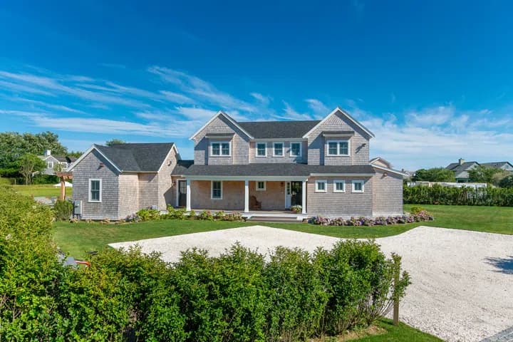 rental property in 5 Hawks Circle