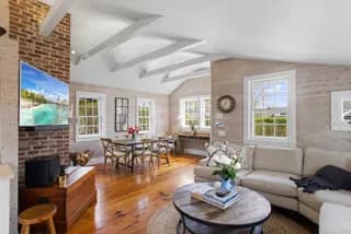 rental property in 9 Lily Street