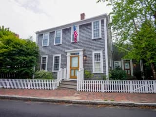 rental property in 33 Pine Street