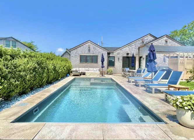 rental property in 8A Lewis Court