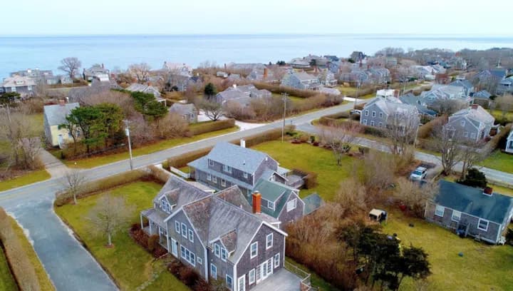 rental property in 2 Jennifer Lane