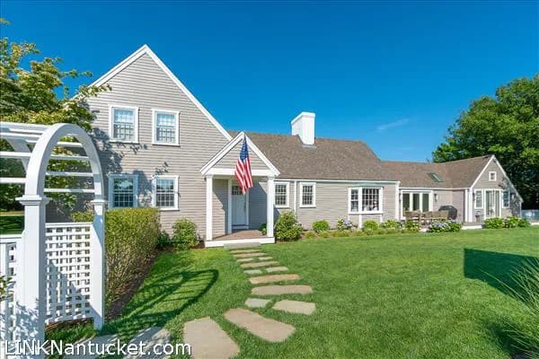 rental property in 46 Hummock Pond Road